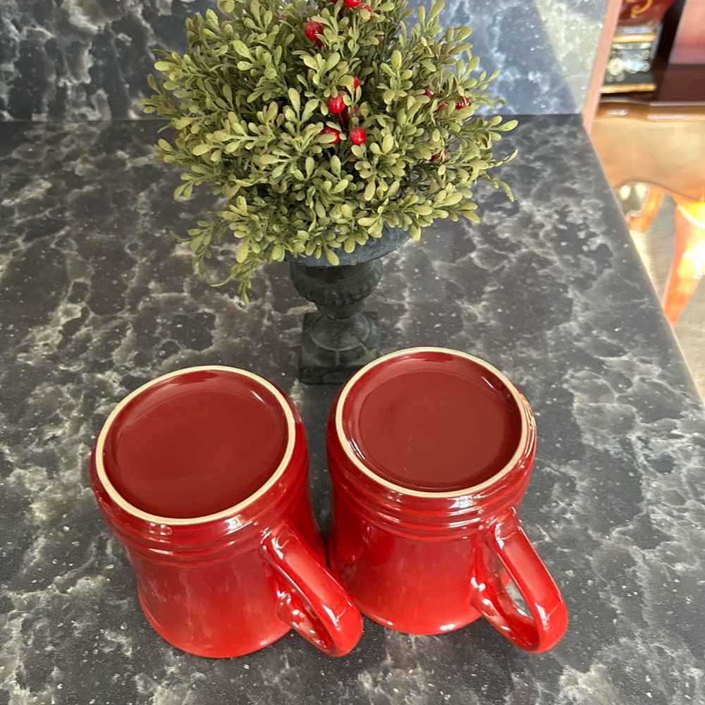 Le Creuset 14oz. Red Iridescent Ceramic Mugs Set.